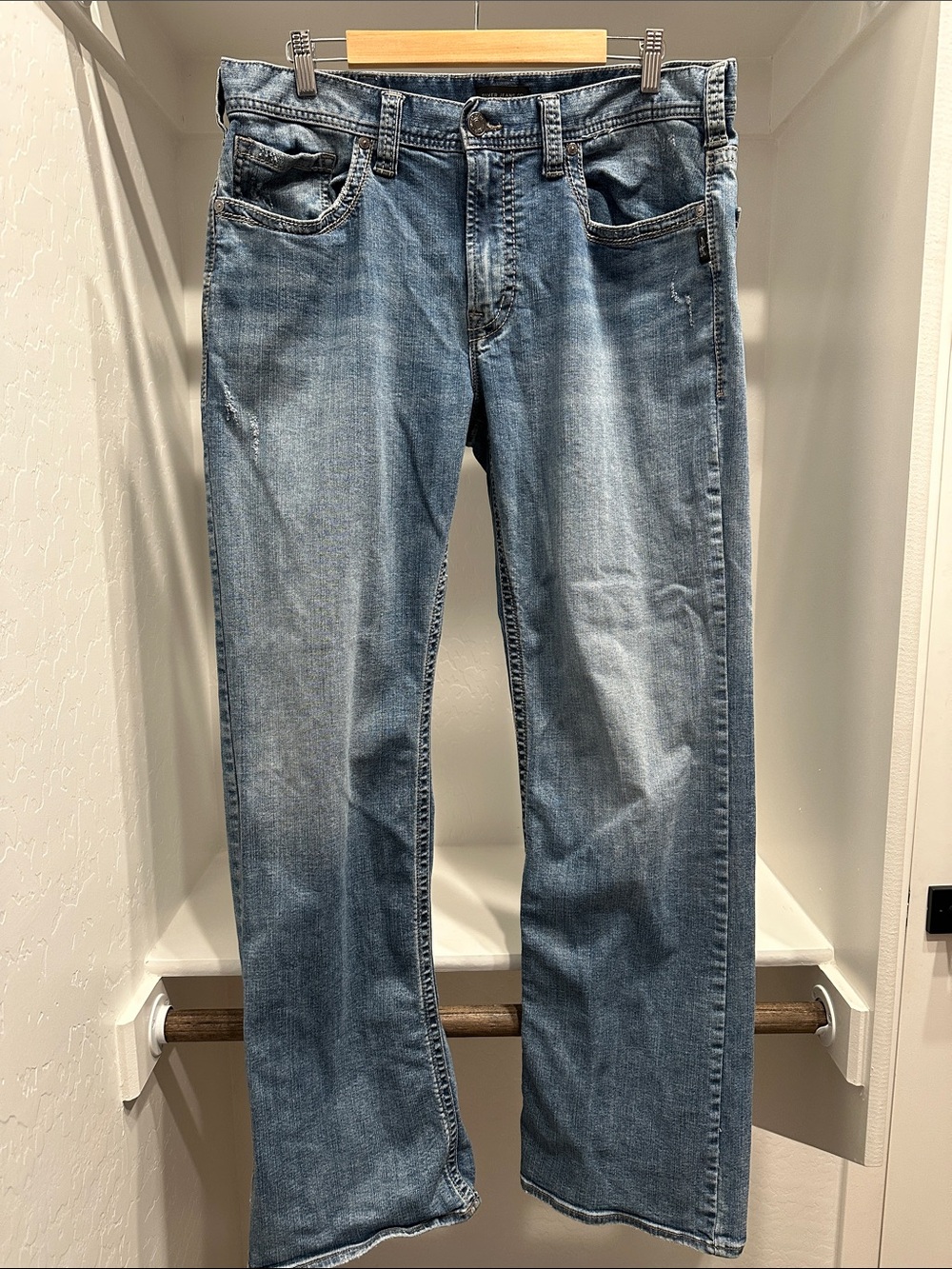 Silver Jeans Men's Craig Classic Fit Bootcut Leg Indigo Blue Denim